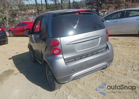 2013 Smart Fortwo Passion z USA, uszkodzony, nr VIN WMEEJ3BA7DK669307